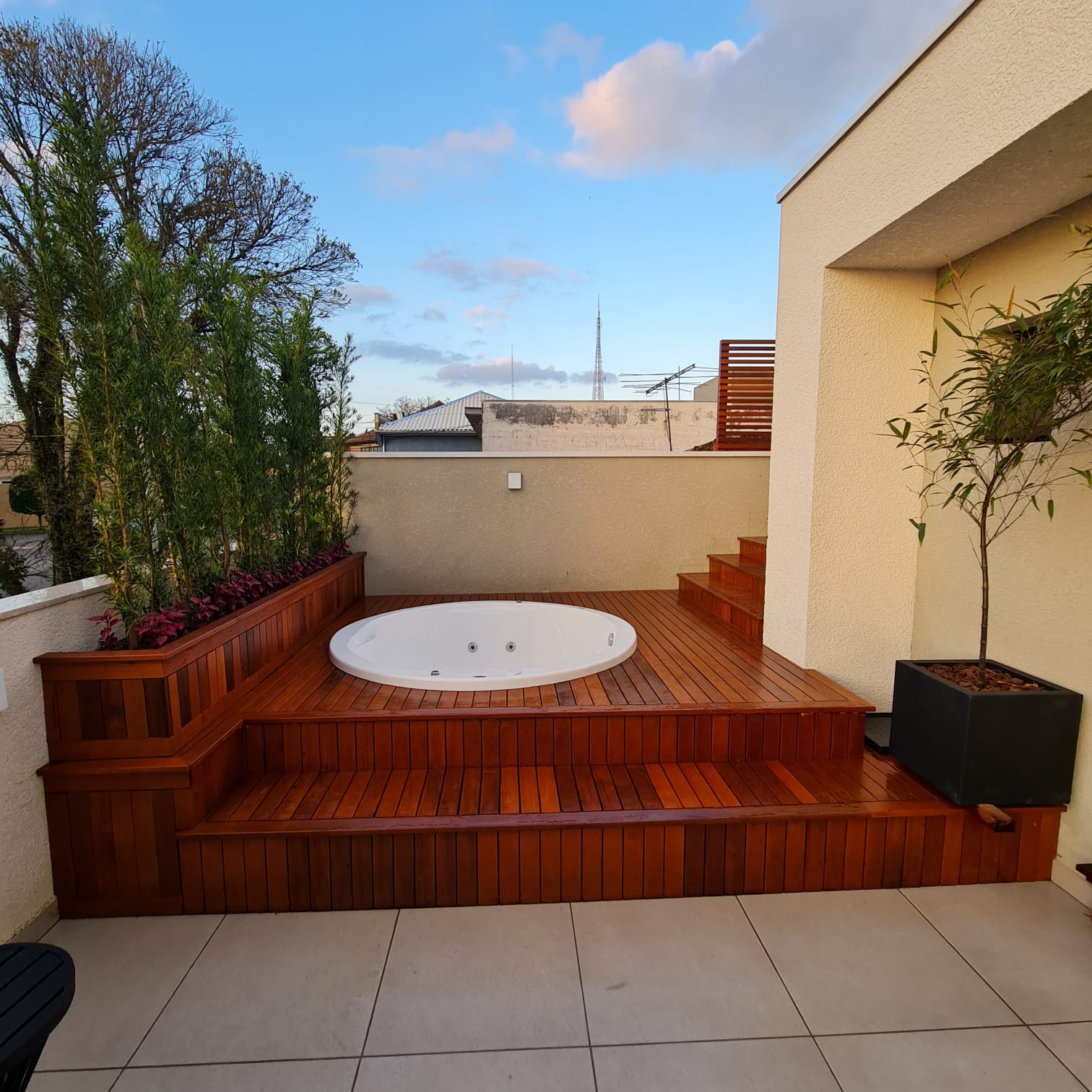 Deck para SPA em Atico - Casas Barigui